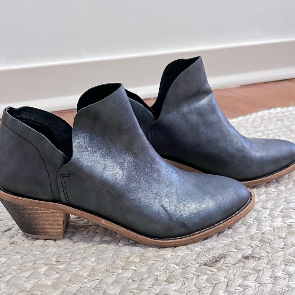 Kelsi Dagger Peep Toe Bootie in Metallic Smoke (size 6) - Picture 3 of 6